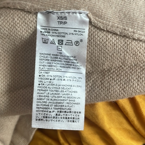Banana Republic Cloak Sweater - Picture 5 of 5